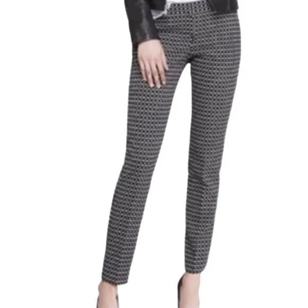 FULL OUTFIT -- Pants with Sleeveless Top and Earrings - Picture 8 of 14
